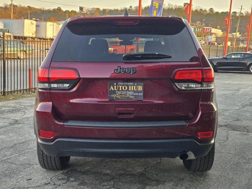 2020 Jeep Grand Cherokee Laredo