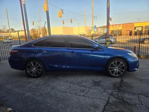 2016 Toyota Camry SE