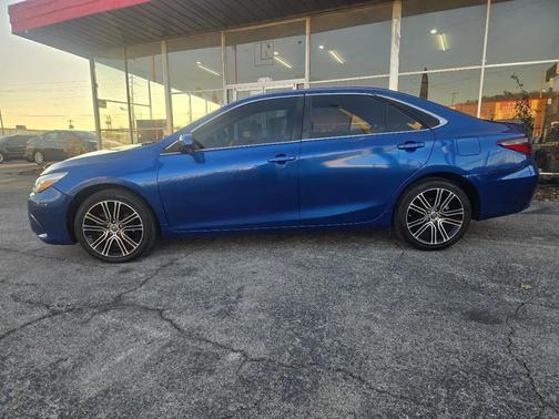 2016 Toyota Camry SE