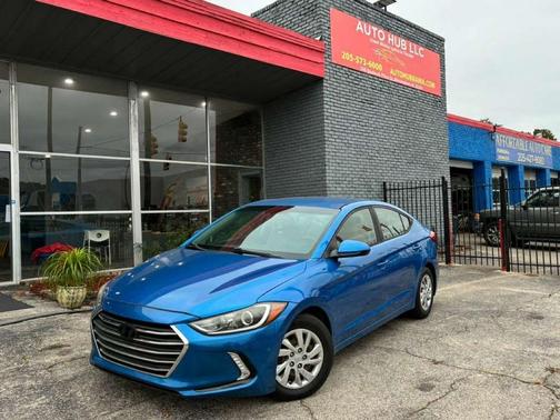 2017 Hyundai ELANTRA SE