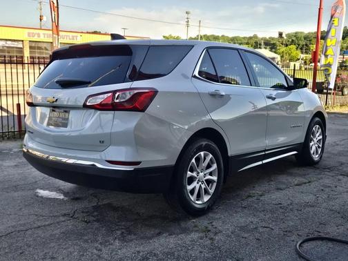 White 2019 Chevrolet Equinox 1LT