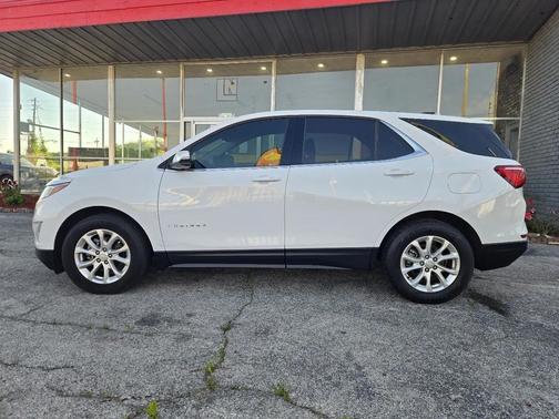 White 2019 Chevrolet Equinox 1LT