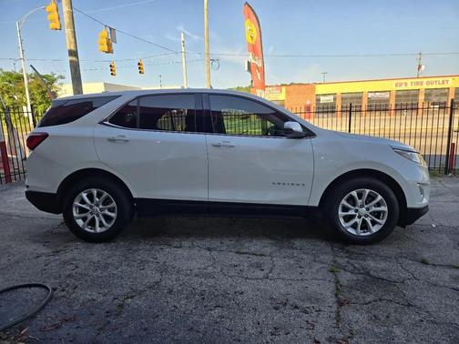 White 2019 Chevrolet Equinox 1LT