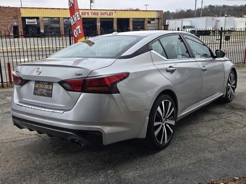 2021 Nissan Altima SR FWD