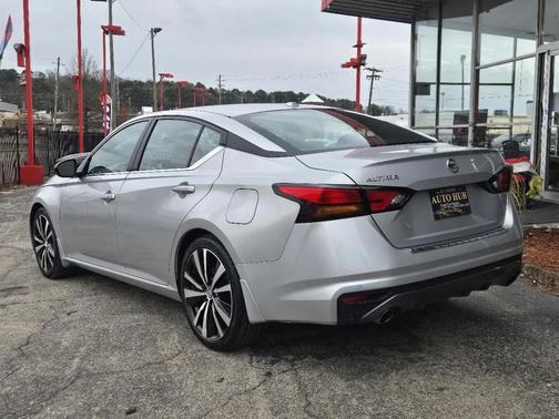 2021 Nissan Altima SR FWD