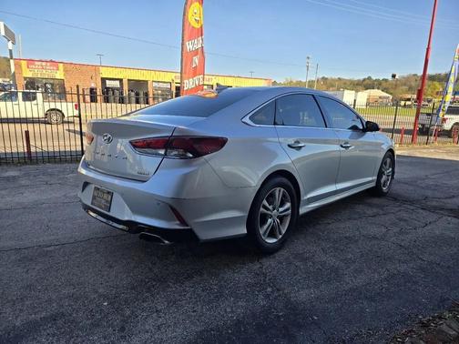 2018 Hyundai SONATA Sport