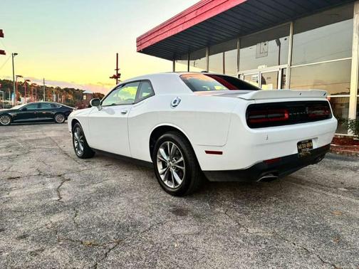 2021 Dodge Challenger SXT