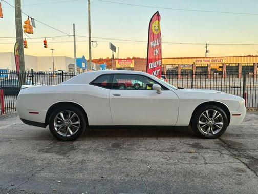 2021 Dodge Challenger SXT
