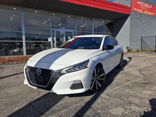 2022 Nissan Altima SR FWD