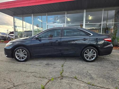 Blue 2015 Toyota Camry SE
