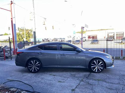Gray 2020 Nissan Altima SR FWD
