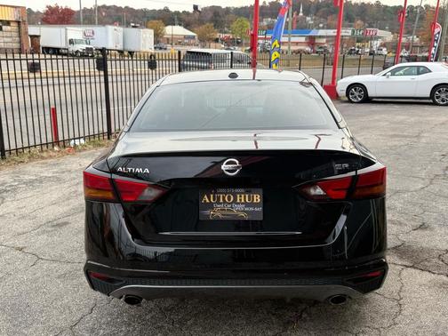 2022 Nissan Altima 2.5 SR