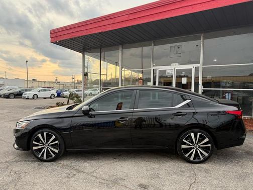 2022 Nissan Altima 2.5 SR