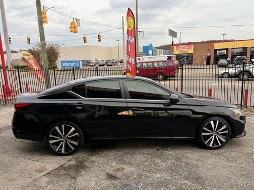 2022 Nissan Altima 2.5 SR