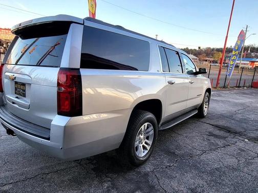 2016 Chevrolet Suburban LS