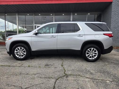 Silver 2019 Chevrolet Traverse LT Leather