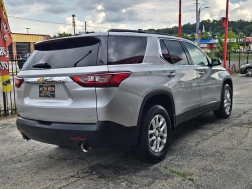 Silver 2019 Chevrolet Traverse LT Leather