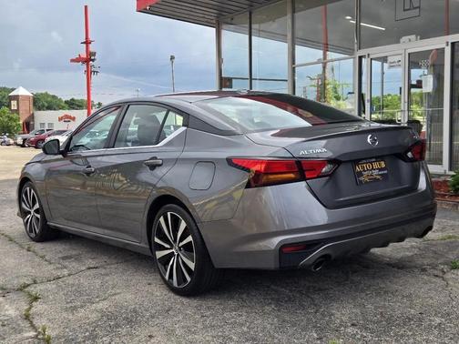 Gray 2021 Nissan Altima SR FWD