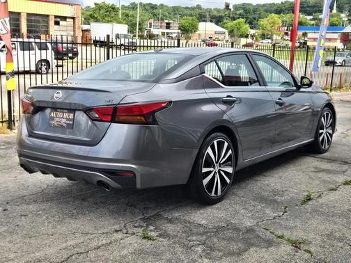 Gray 2021 Nissan Altima SR FWD