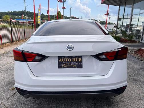 White 2020 Nissan Altima S FWD