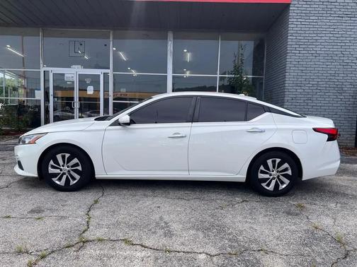 White 2020 Nissan Altima S FWD