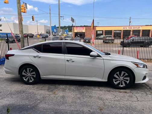 White 2020 Nissan Altima S FWD