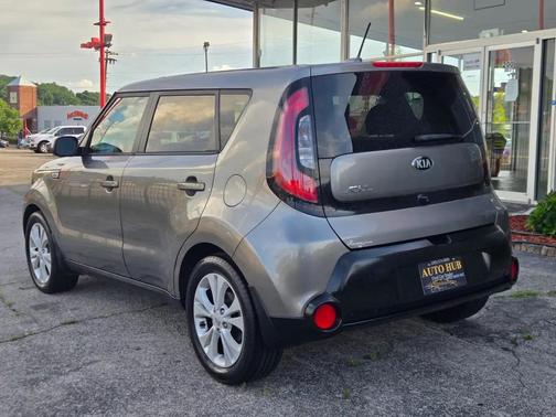 Gray 2016 Kia Soul +