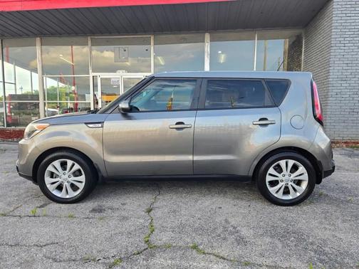 Gray 2016 Kia Soul +