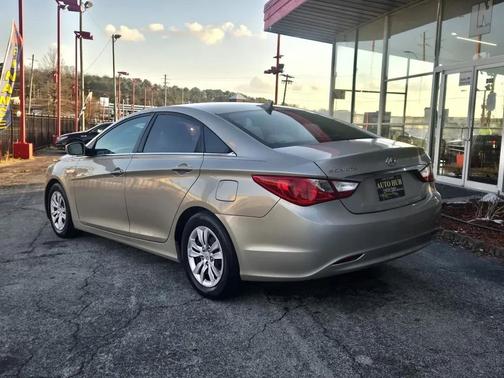2011 Hyundai SONATA GLS
