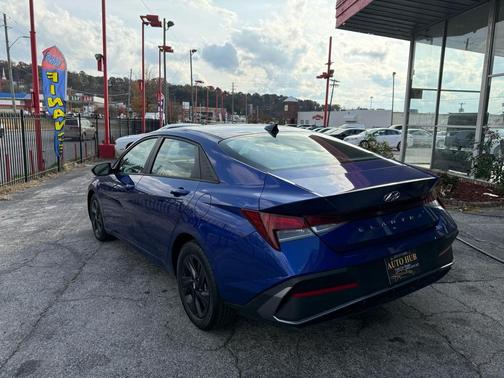 2022 Hyundai ELANTRA SEL