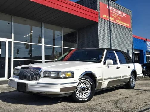 White 1996 Lincoln Town Car Executive