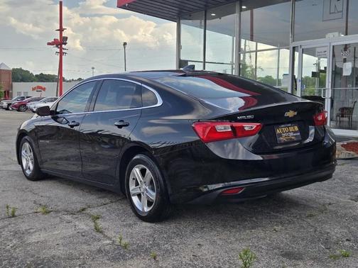 Black 2022 Chevrolet Malibu 1LS