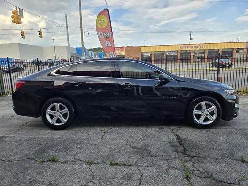 Black 2022 Chevrolet Malibu 1LS