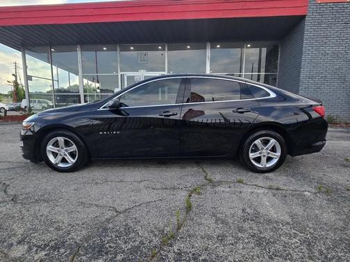 Black 2022 Chevrolet Malibu 1LS