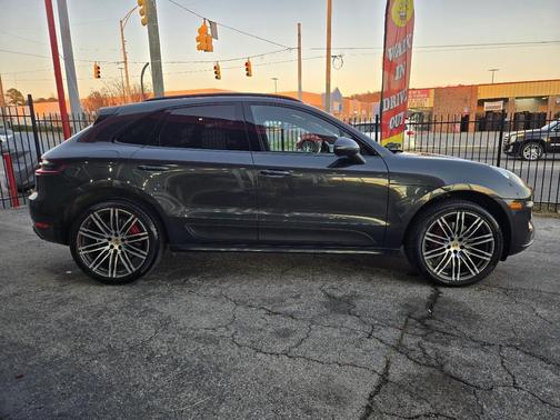Volcano Grey Metallic 2017 Porsche Macan Macan Turbo