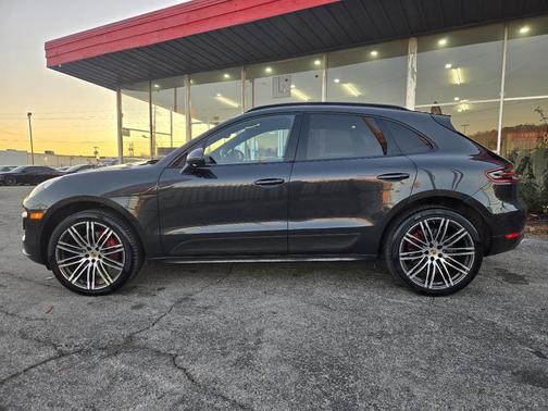 Volcano Grey Metallic 2017 Porsche Macan Macan Turbo