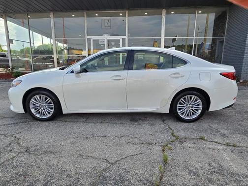 White 2015 Lexus ES 350 Base