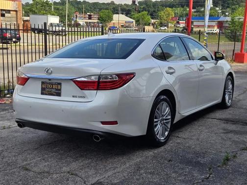 White 2015 Lexus ES 350 Base