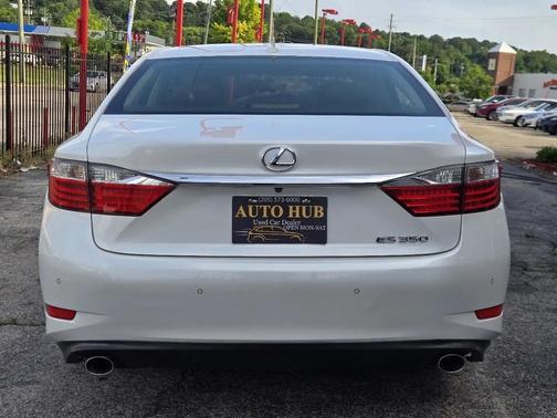 White 2015 Lexus ES 350 Base