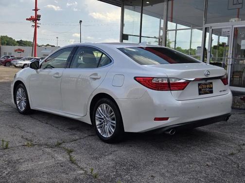 White 2015 Lexus ES 350 Base