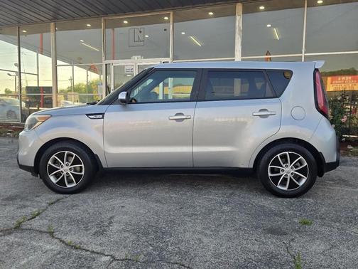 Silver 2016 Kia Soul Base