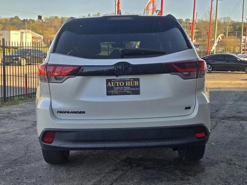 2019 Toyota Highlander SE
