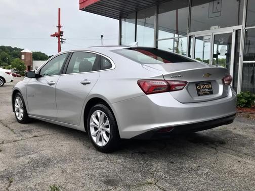 Gray 2019 Chevrolet Malibu LT