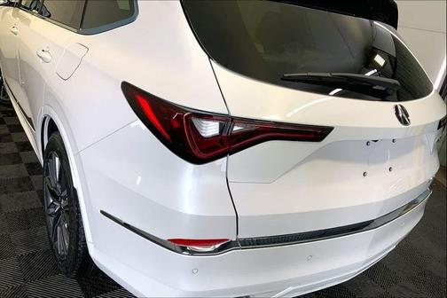 Platinum White Pearl 2026 Acura MDX Advance Package