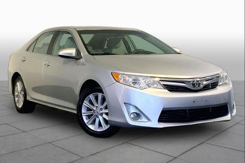 Classic Silver Metallic 2012 Toyota Camry XLE