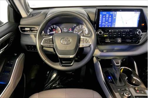 2022 Toyota Highlander Limited