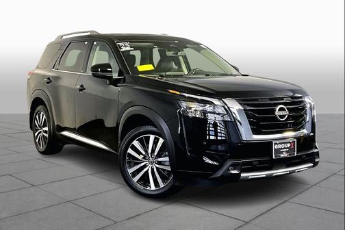 2025 Nissan Pathfinder Platinum 4WD