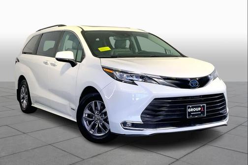 2021 Toyota Sienna XLE 7 Passenger