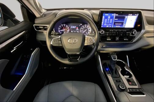 Magnetic Gray Metallic 2020 Toyota Highlander Platinum