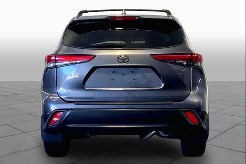 Magnetic Gray Metallic 2020 Toyota Highlander Platinum